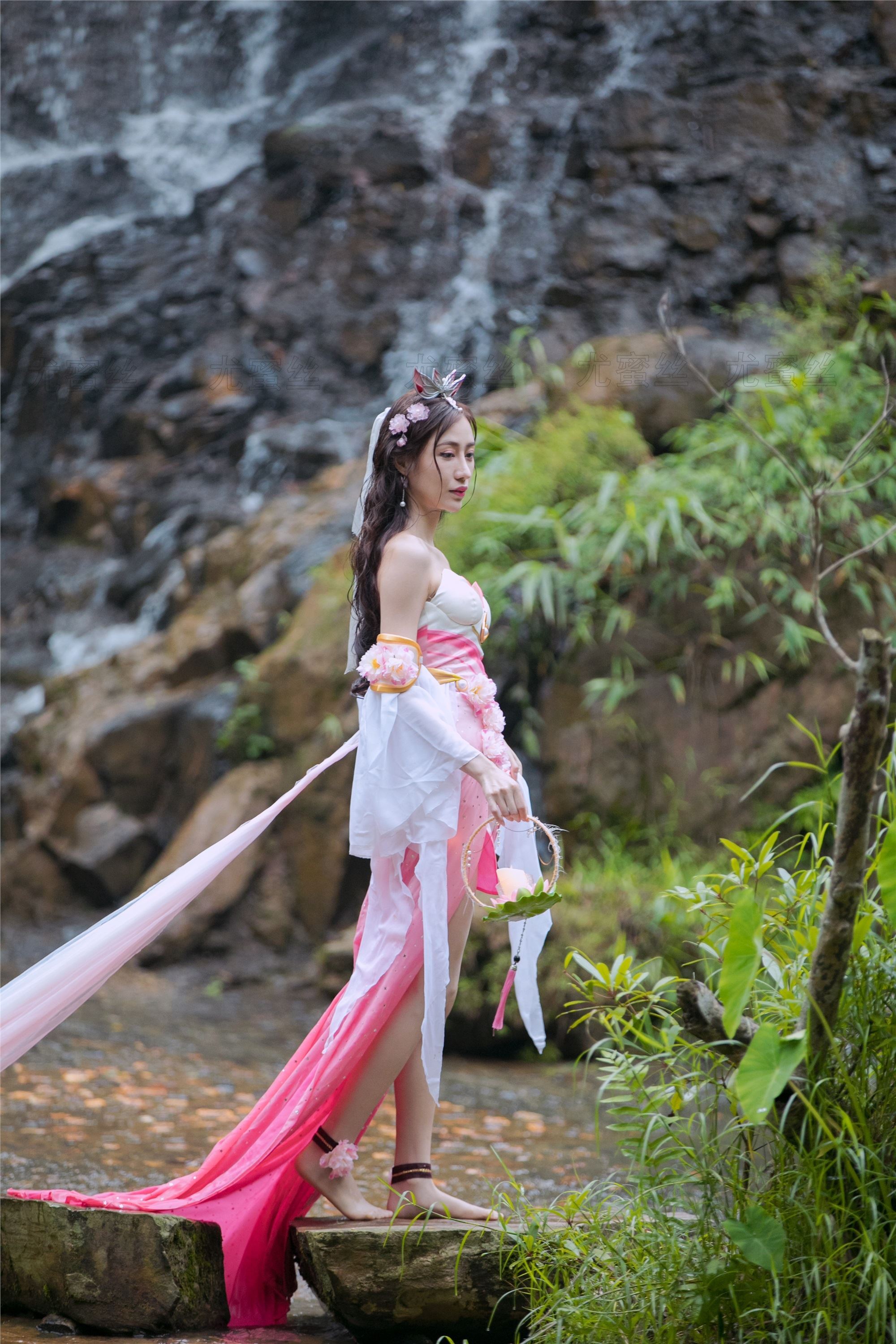 尤蜜丝 穿搭写真 NO.031